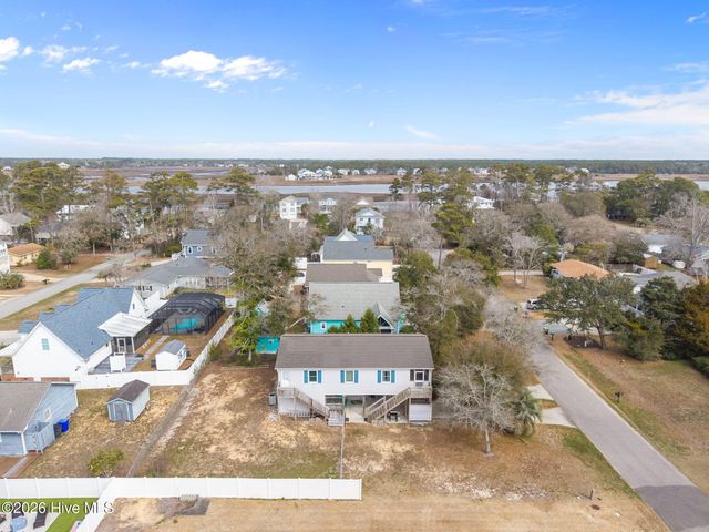 321 NE 59th Street, Oak Island, NC 28465