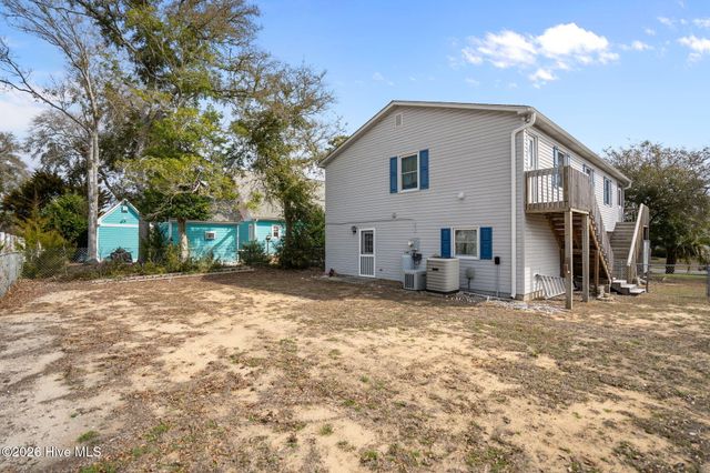 321 NE 59th Street, Oak Island, NC 28465