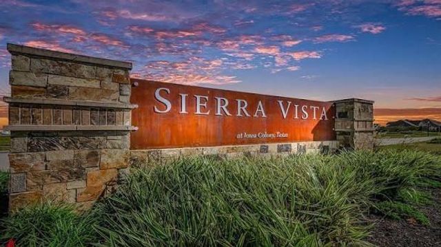 10502 Mount Tallac Court, Rosharon, TX 77583