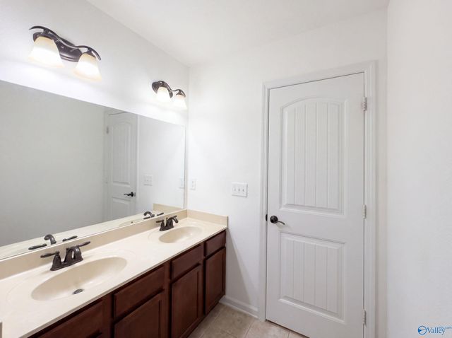 172 Bermuda Lakes Drive, Meridianville, AL 35759