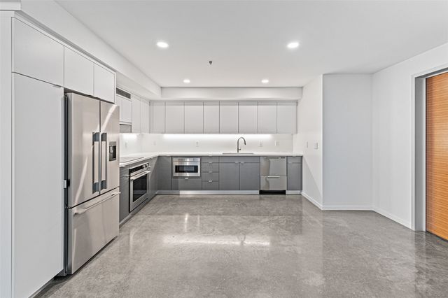 404 E College Street 1107, Iowa City, IA 52240