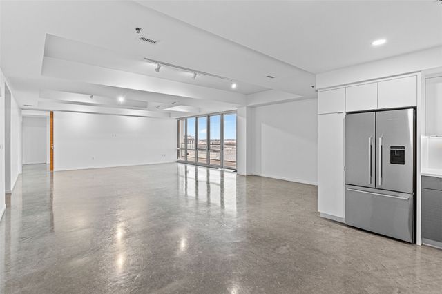 404 E College Street 1107, Iowa City, IA 52240