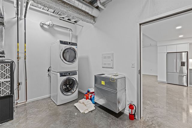 404 E College Street 1107, Iowa City, IA 52240