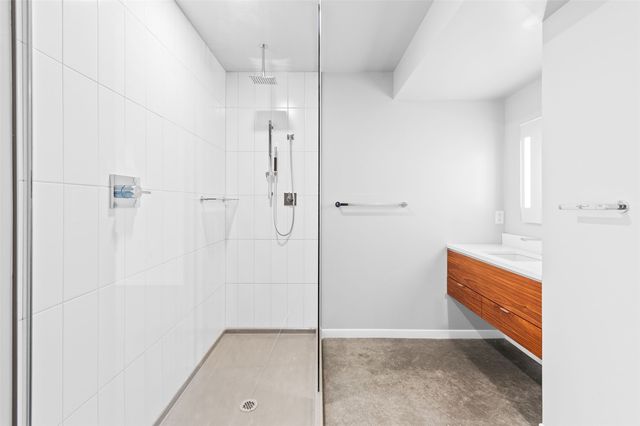 404 E College Street 1107, Iowa City, IA 52240