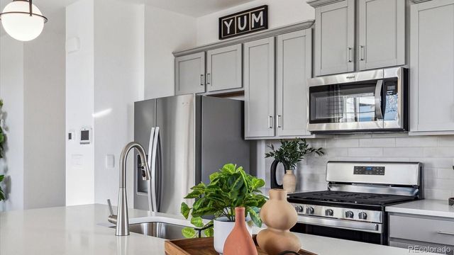 914 Logan Peak Way, Berthoud, CO 80513