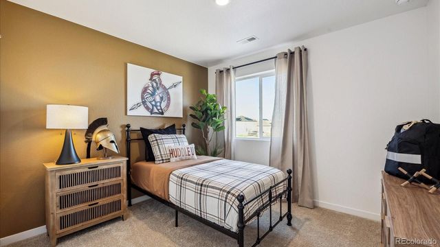 914 Logan Peak Way, Berthoud, CO 80513