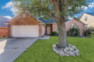 909 Canterbury Drive, Saginaw, TX 76179