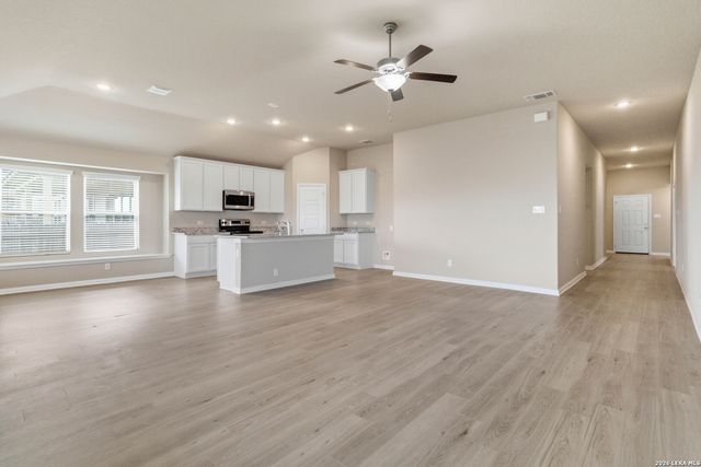 2961 Greenbriar, Seguin, TX 78155