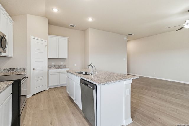 2961 Greenbriar, Seguin, TX 78155