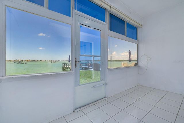 250 126TH AVENUE 104, Treasure Island, FL 33706