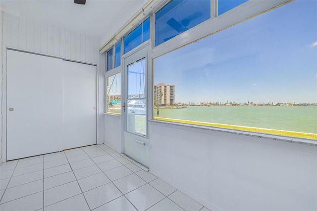 250 126TH AVENUE 104, Treasure Island, FL 33706