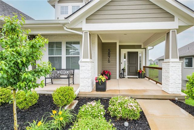 5876 McCormick Drive, Shawnee, KS 66226