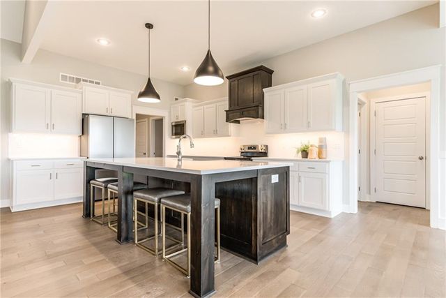 5876 McCormick Drive, Shawnee, KS 66226