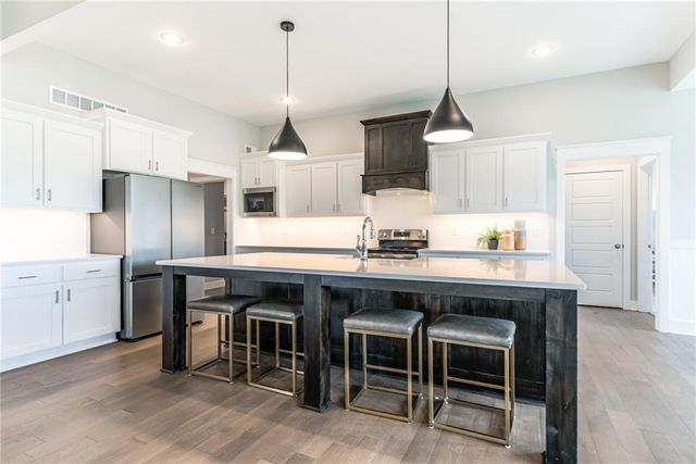 5876 McCormick Drive, Shawnee, KS 66226