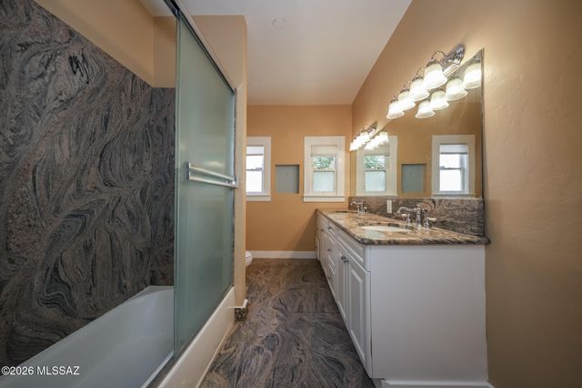 2221 E 1st Street, Tucson, AZ 85719