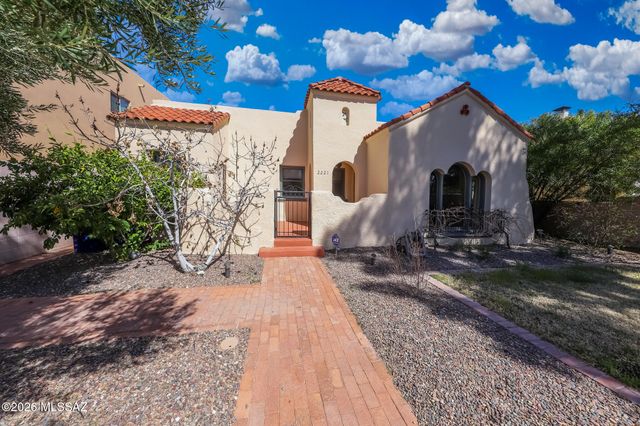 2221 E 1st Street, Tucson, AZ 85719