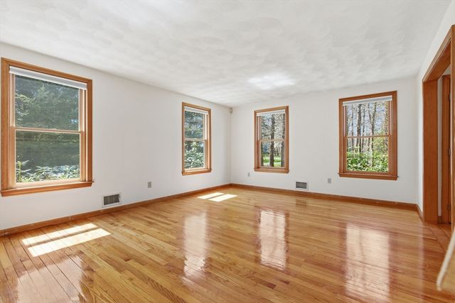 9 Olde Farm Lane, North Reading, MA 01864