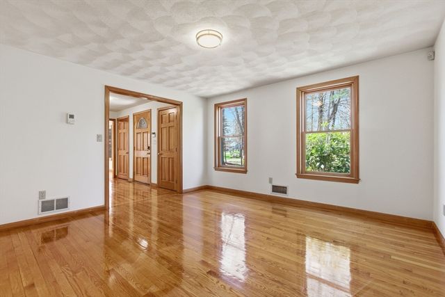 9 Olde Farm Lane, North Reading, MA 01864