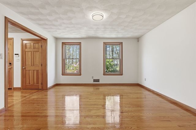 9 Olde Farm Lane, North Reading, MA 01864