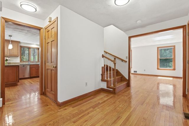 9 Olde Farm Lane, North Reading, MA 01864