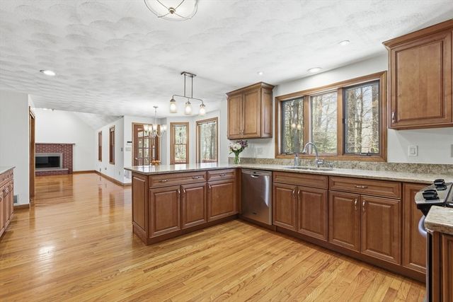 9 Olde Farm Lane, North Reading, MA 01864