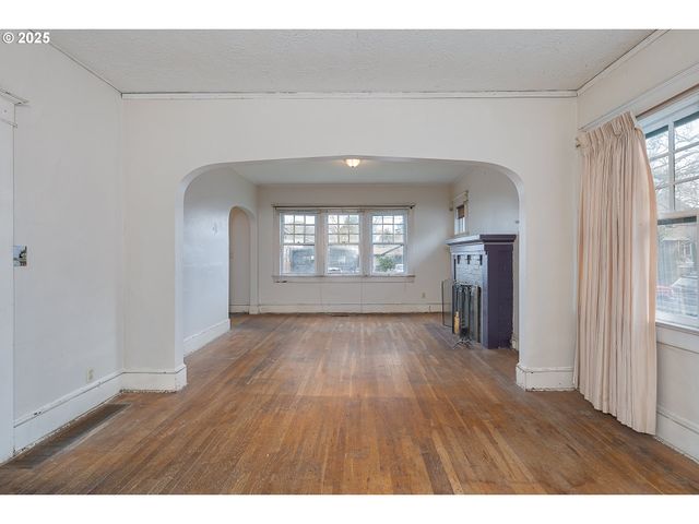 5417 Ne 15TH Ave, Portland, OR 97211