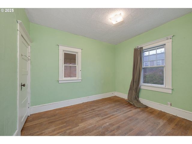 5417 Ne 15TH Ave, Portland, OR 97211