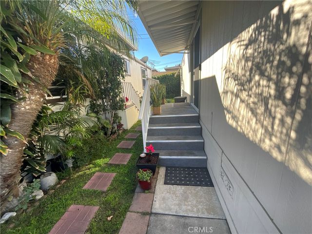 2060 Newport Blvd, Costa Mesa, CA 92627