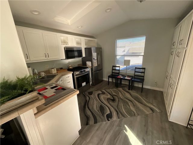 2060 Newport Blvd, Costa Mesa, CA 92627