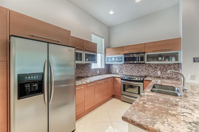 727 NE 4th Avenue, Fort Lauderdale, FL 33304