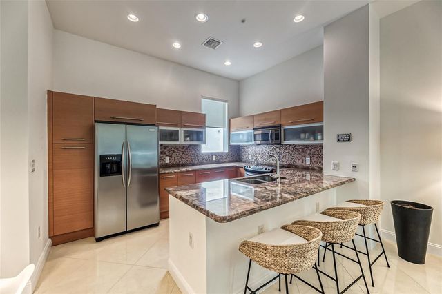 727 NE 4th Avenue, Fort Lauderdale, FL 33304