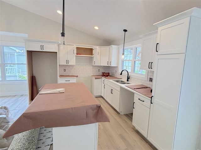1519 E Addison Way, Muskegon, MI 49445