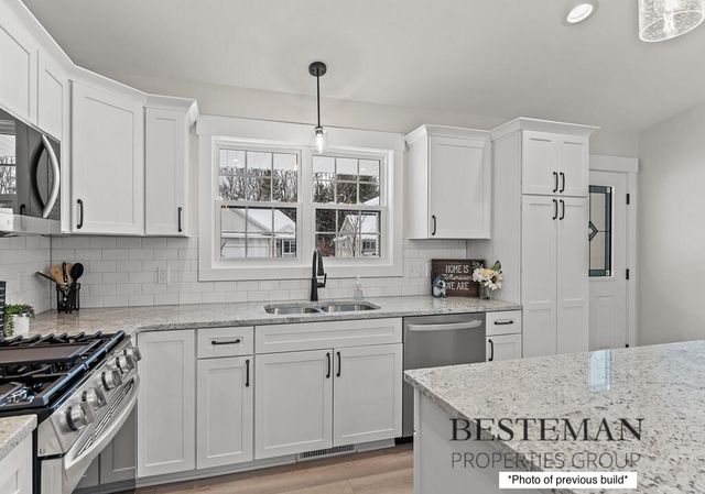 1519 E Addison Way, Muskegon, MI 49445
