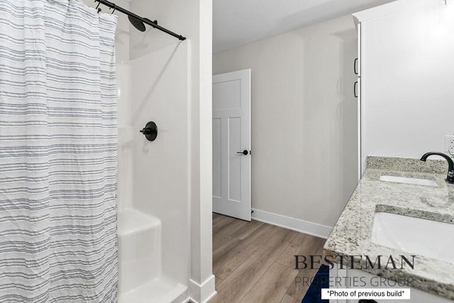 1519 E Addison Way, Muskegon, MI 49445