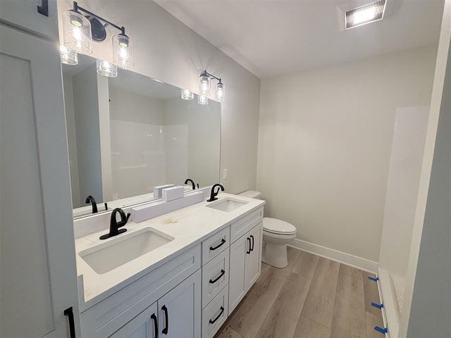 1519 E Addison Way, Muskegon, MI 49445