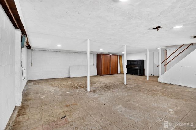 43 Highland Street, East Brunswick, NJ 08816