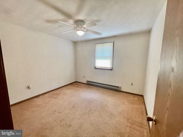 42 HIGHVIEW DR, Hanover, PA 17331