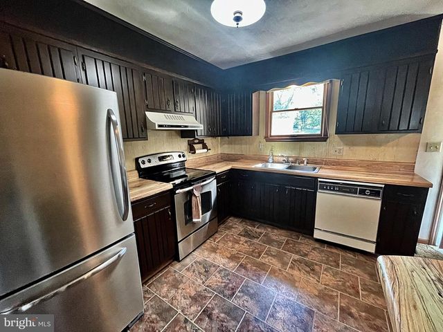 42 HIGHVIEW DR, Hanover, PA 17331