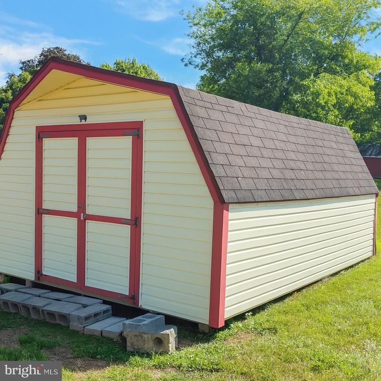 42 HIGHVIEW DR, Hanover, PA 17331