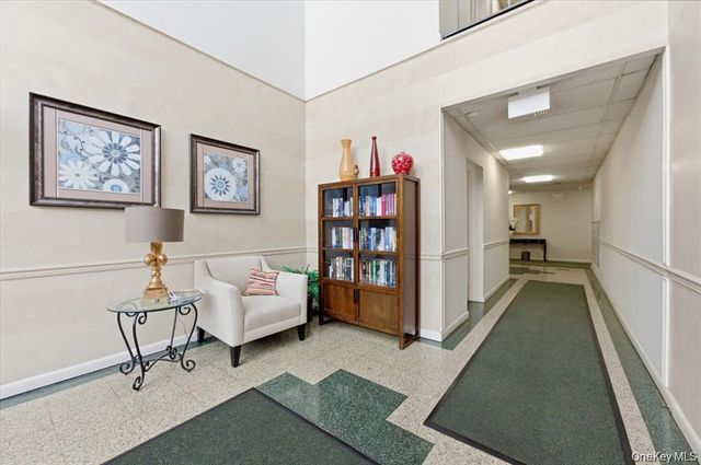 99 S Park Avenue 112, Rockville Centre, NY 11570