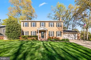 8805 TERESA ANN CT, Alexandria, VA 22308