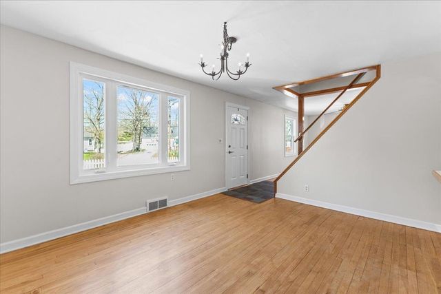 15 Abnaki Avenue, Essex Junction, VT 05452