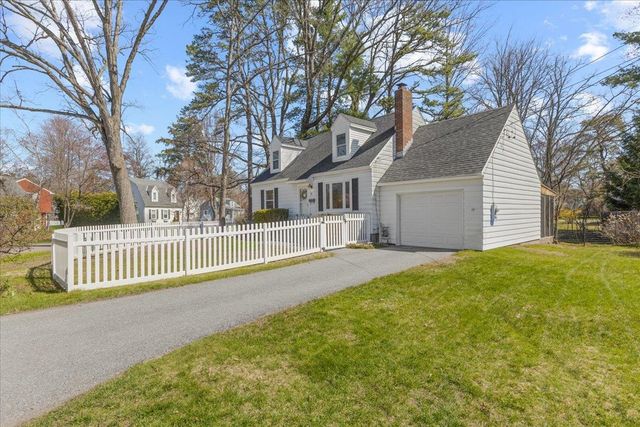 15 Abnaki Avenue, Essex Junction, VT 05452