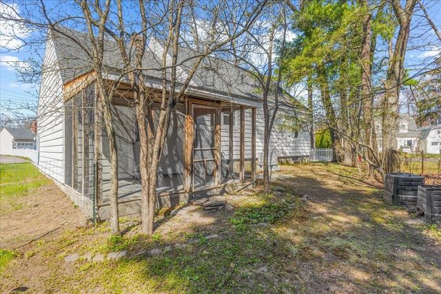 15 Abnaki Avenue, Essex Junction, VT 05452