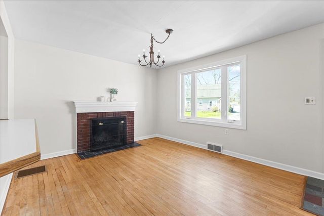 15 Abnaki Avenue, Essex Junction, VT 05452