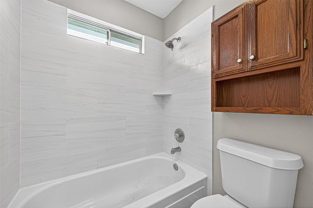 2710 Double Lake Drive, Missouri City, TX 77459