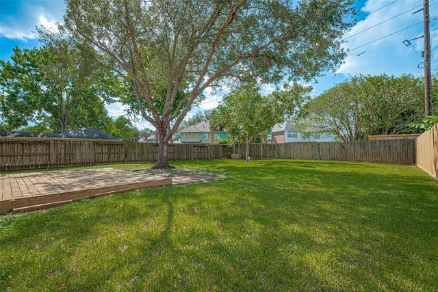 2710 Double Lake Drive, Missouri City, TX 77459