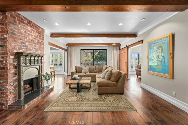 1167 Roxbury Drive 103, Los Angeles, CA 90035