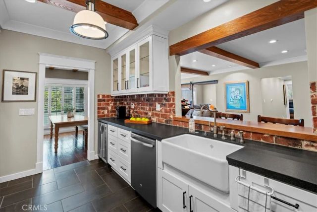 1167 Roxbury Drive 103, Los Angeles, CA 90035