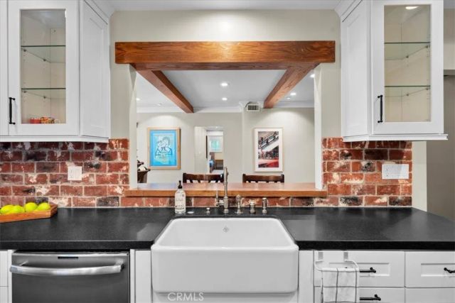 1167 Roxbury Drive 103, Los Angeles, CA 90035